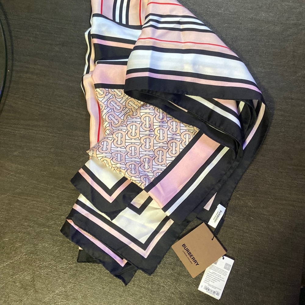 Burberry wide long scarf limited edition